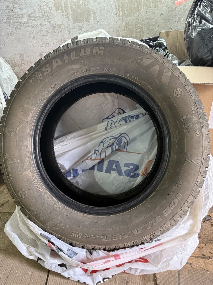 Продам Sailun Ice Blazer Arctic SUV 235/65 R17