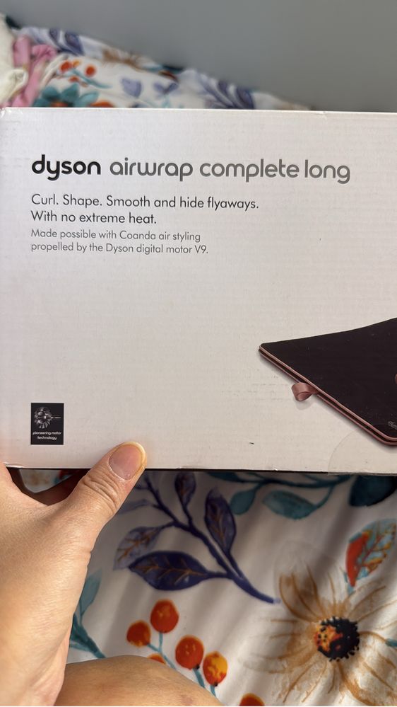 Продаю новый Dyson Airwrap Куплен в Дубае, оригинал. Есть чек.