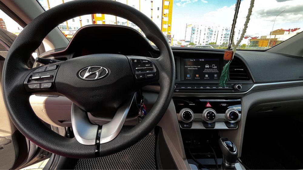 Продам hyundai elantra