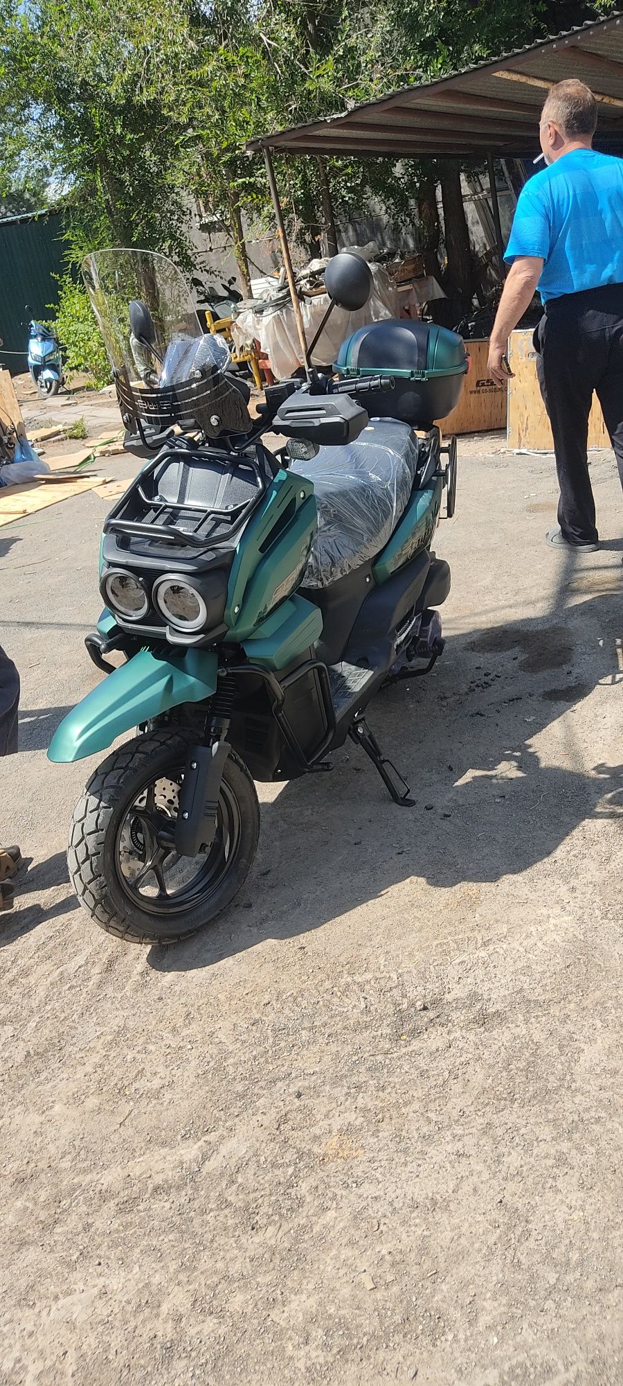 Скутер новый 150куб