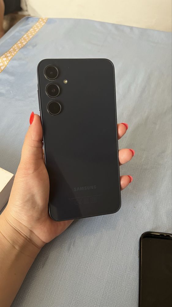 samsung а35 256 гб в отличном состояний