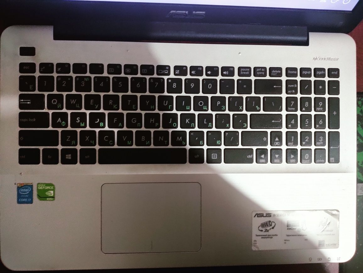 Продам ноутбук Asus в идеальном состоянии