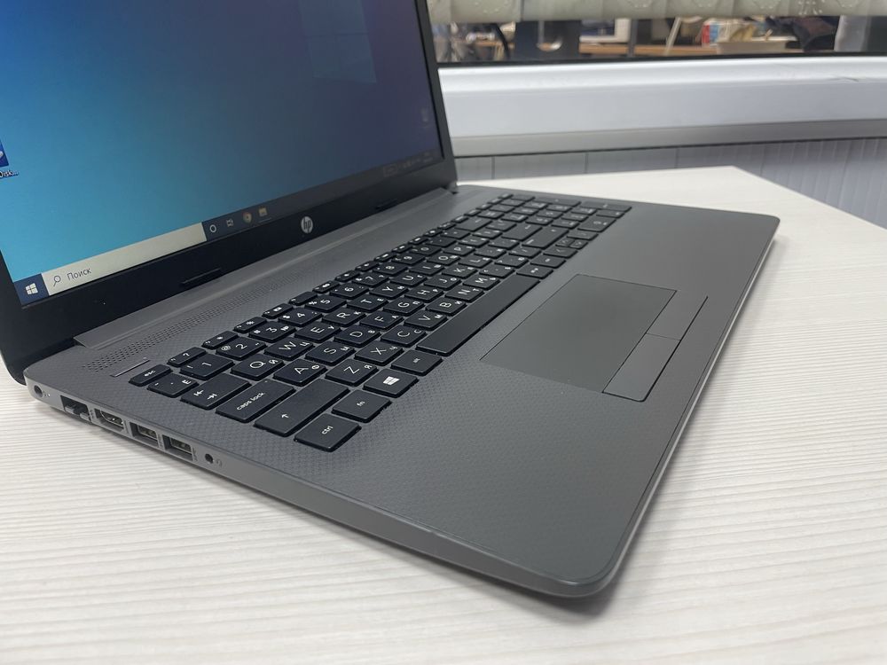 Ноутбук HP AMD Athlon Gold ОЗУ 8 SSD 128