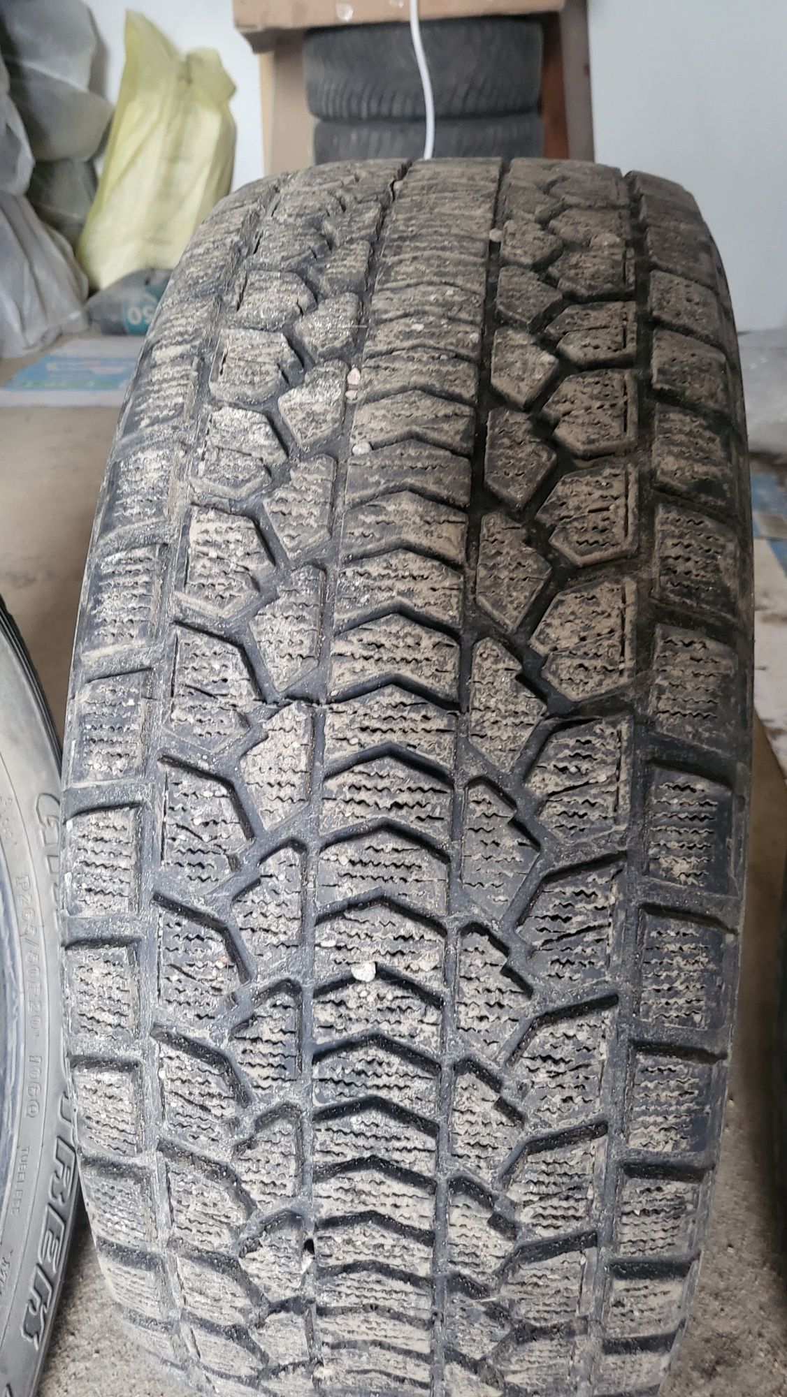 Продам резину R20