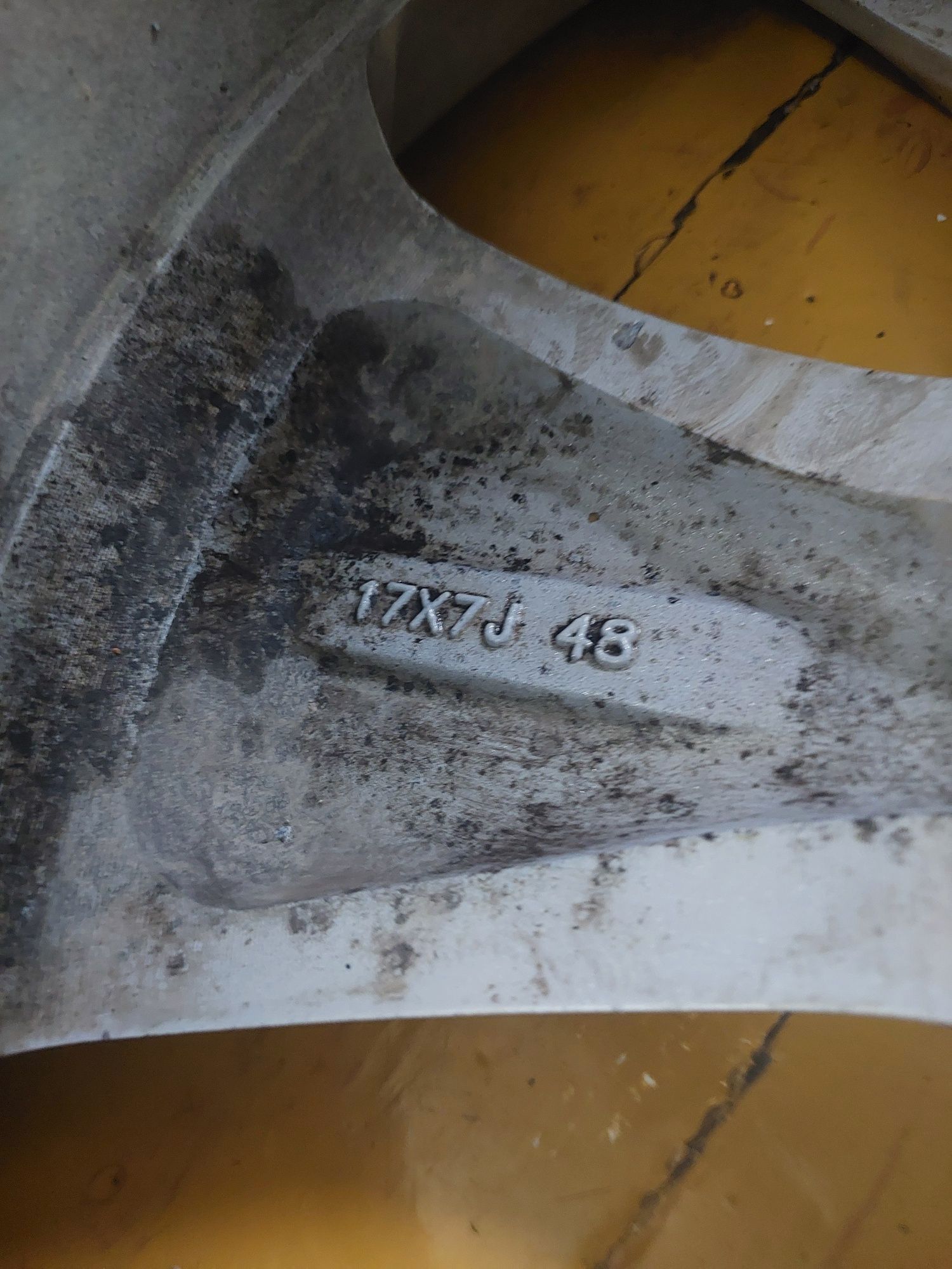 Продам диски на субару R17