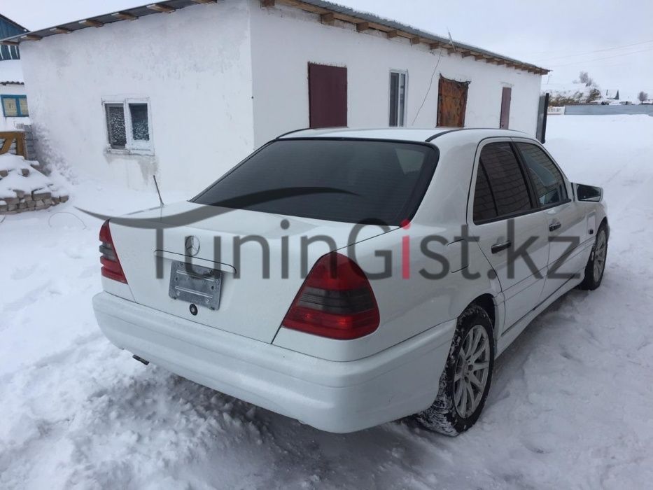 Тюнинг бампера и пороги обвес C43 AMG на Мерседес 202