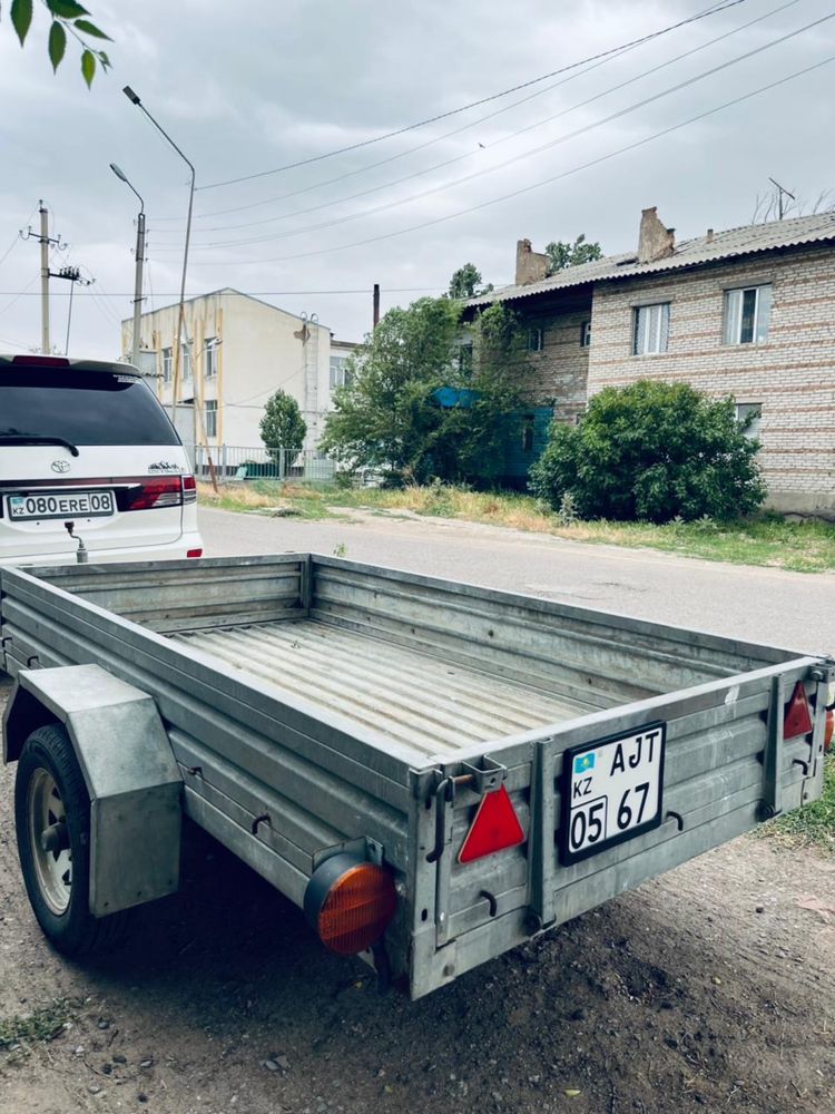Легковой прицеп