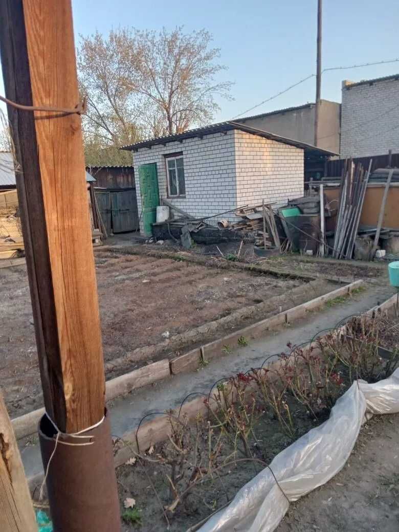 Продам дом на Восточном с огородом.