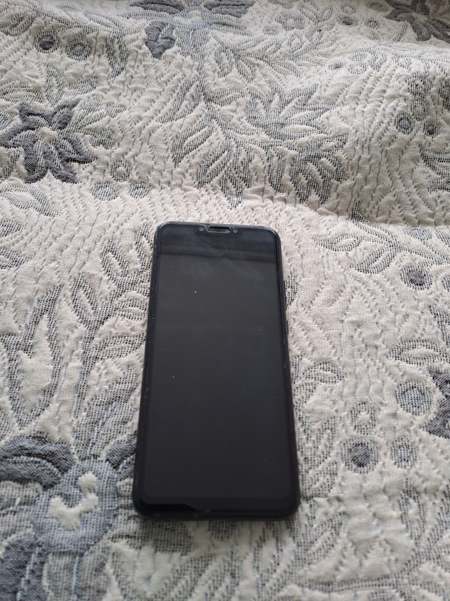 Продам смартфон HUAWEI Mate 20Lite