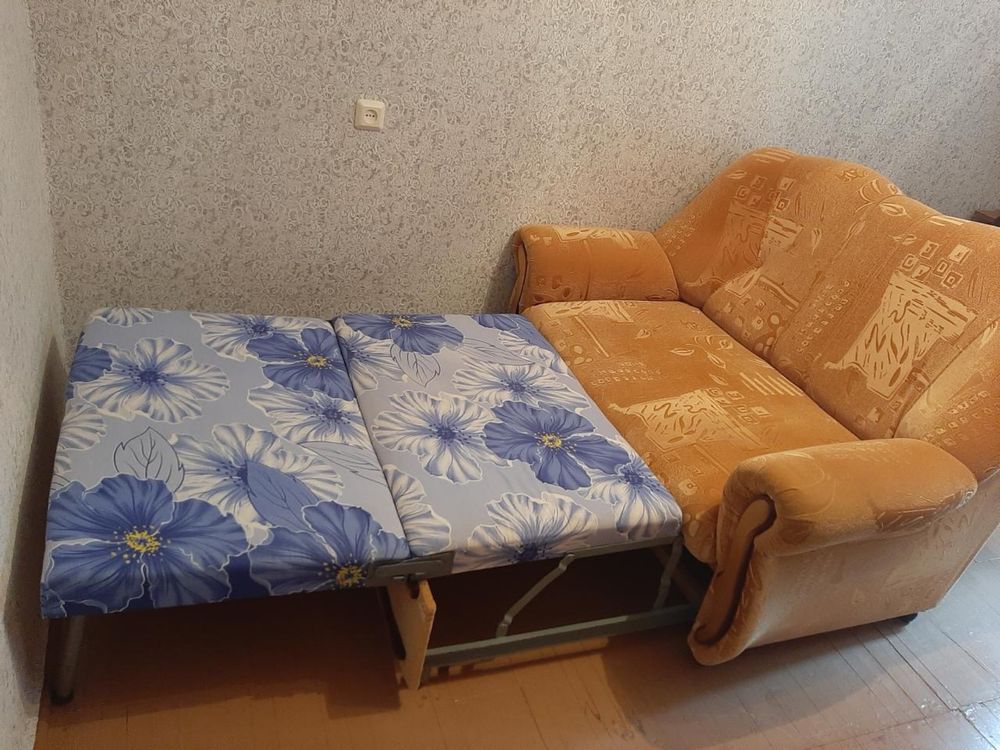Продам раскладной диван с креслом