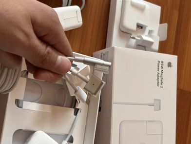 - от MacBook 85W - зарядка, блок питания, щнур макбука