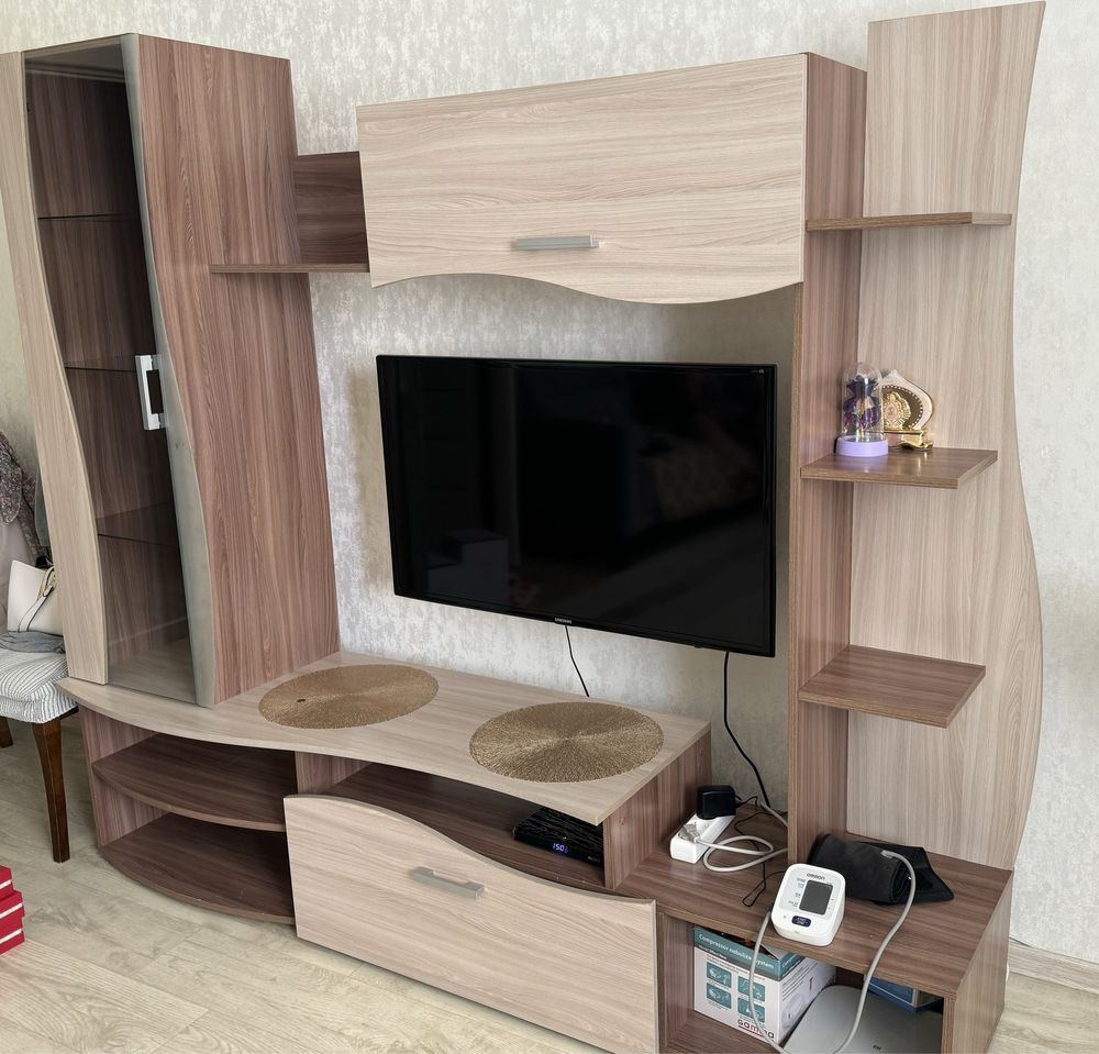 Стенка беж цвета