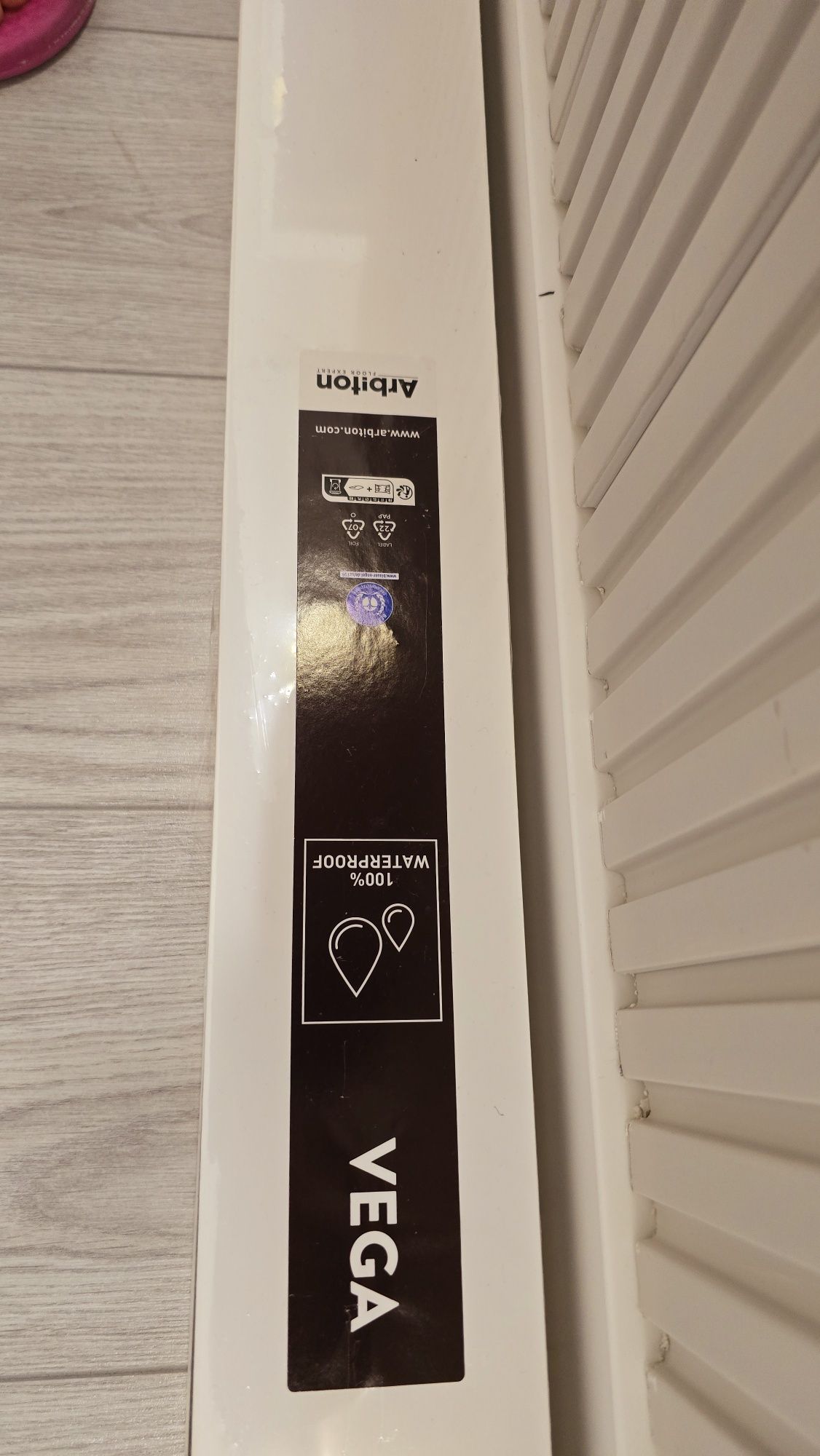 Продам Плинтус Arbiton Vega P 1040