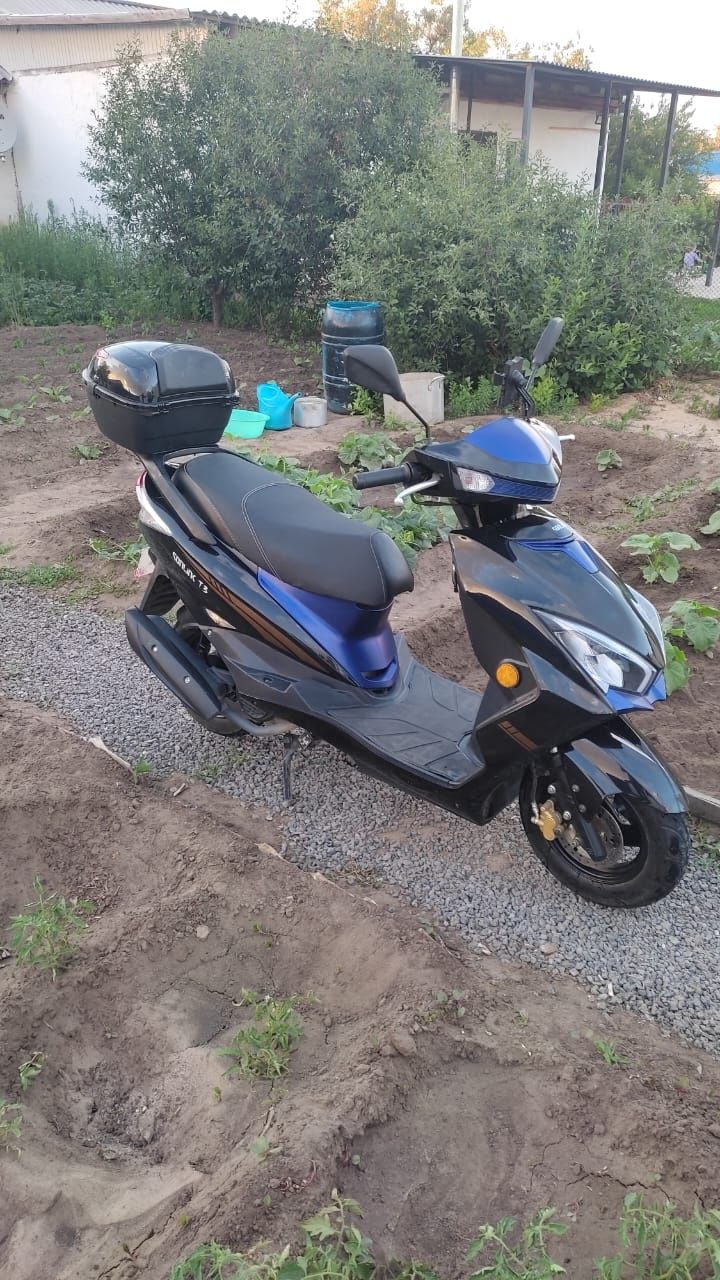 Продам мопед М8про