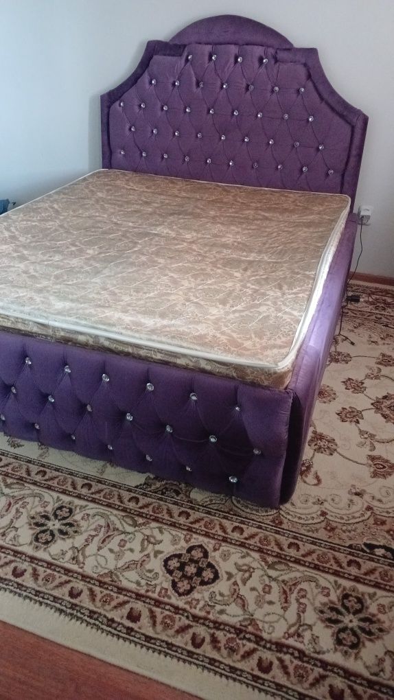 Продам диван чистый