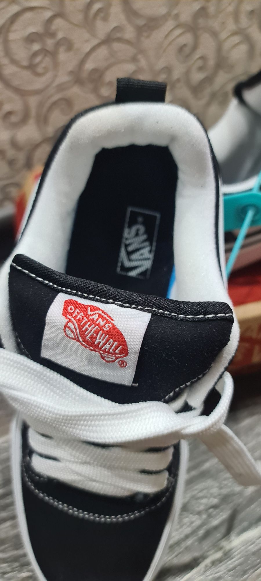 Продам кроссовки, кеды Vans,KnuSkool.40-39.(Без торга).