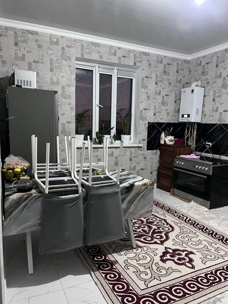 Қарасу ауылында Жаңақұрлыс көшесінде 74 мектеп артқы көшесіндегі жеке