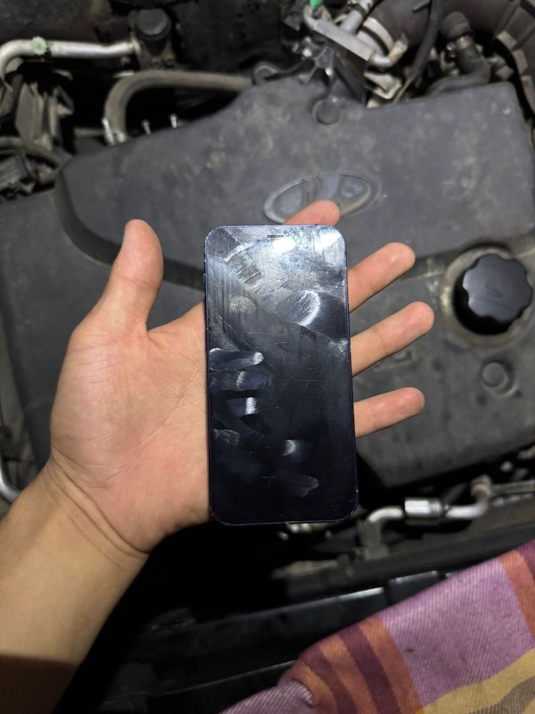 Iphone 12 mini.