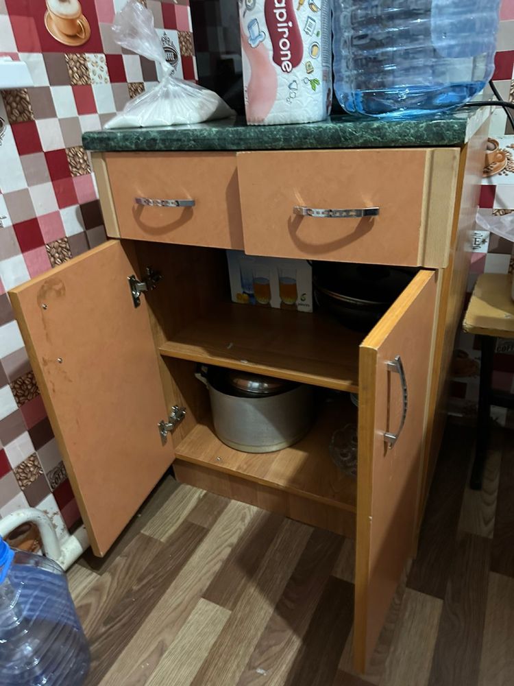 Продам кухонную мебель.