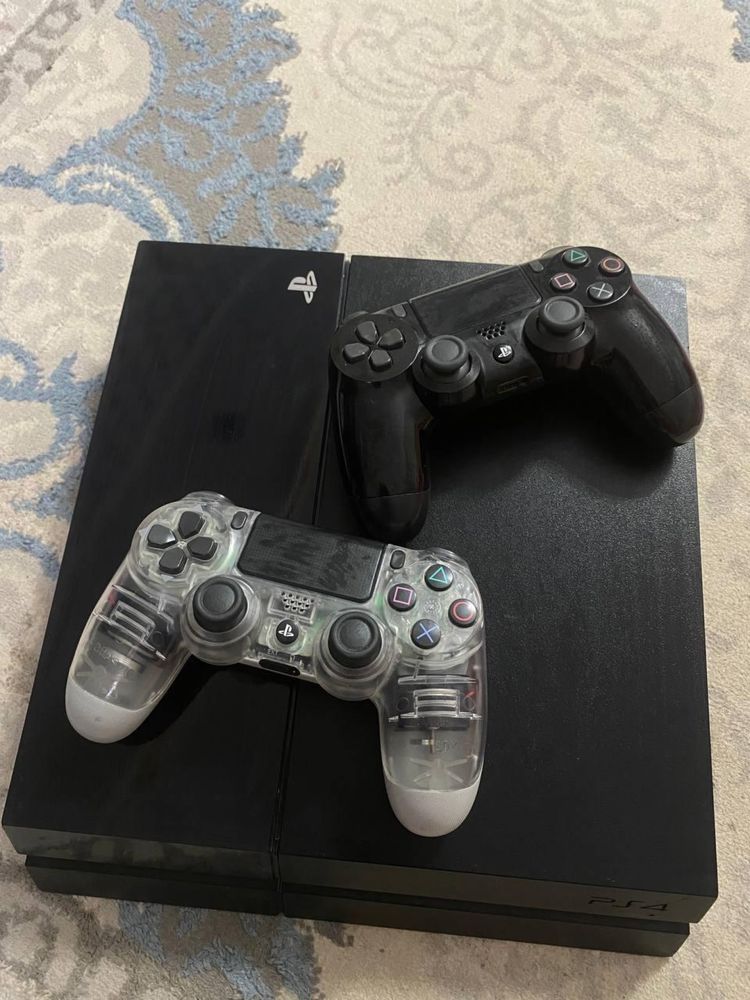 Продам Playstation 4 много игр!