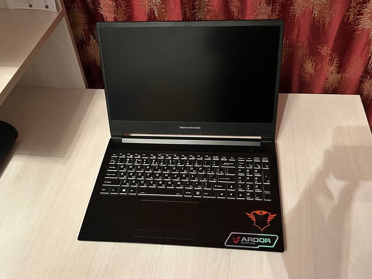 Продам ноутбук Dream Machines