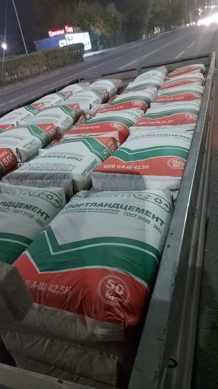 Крупный песок, Мелкий песок, Отсеф Глина в мешках.