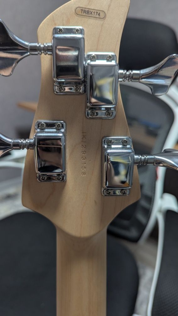 Бас гитара Yamaha trbx174