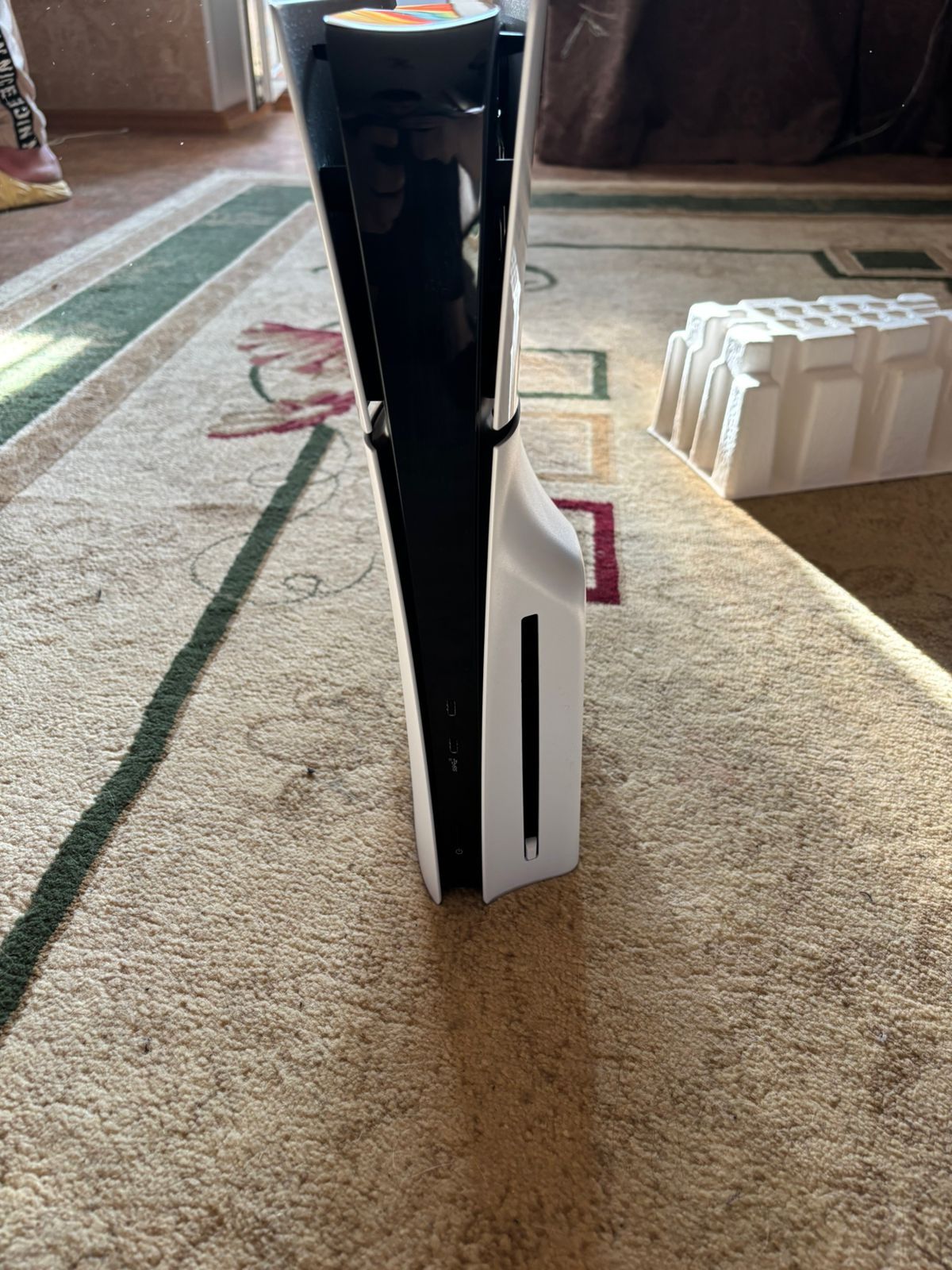 Продам Sony PlayStation 5 Slim 
Пользовались пару дней поняли что не м