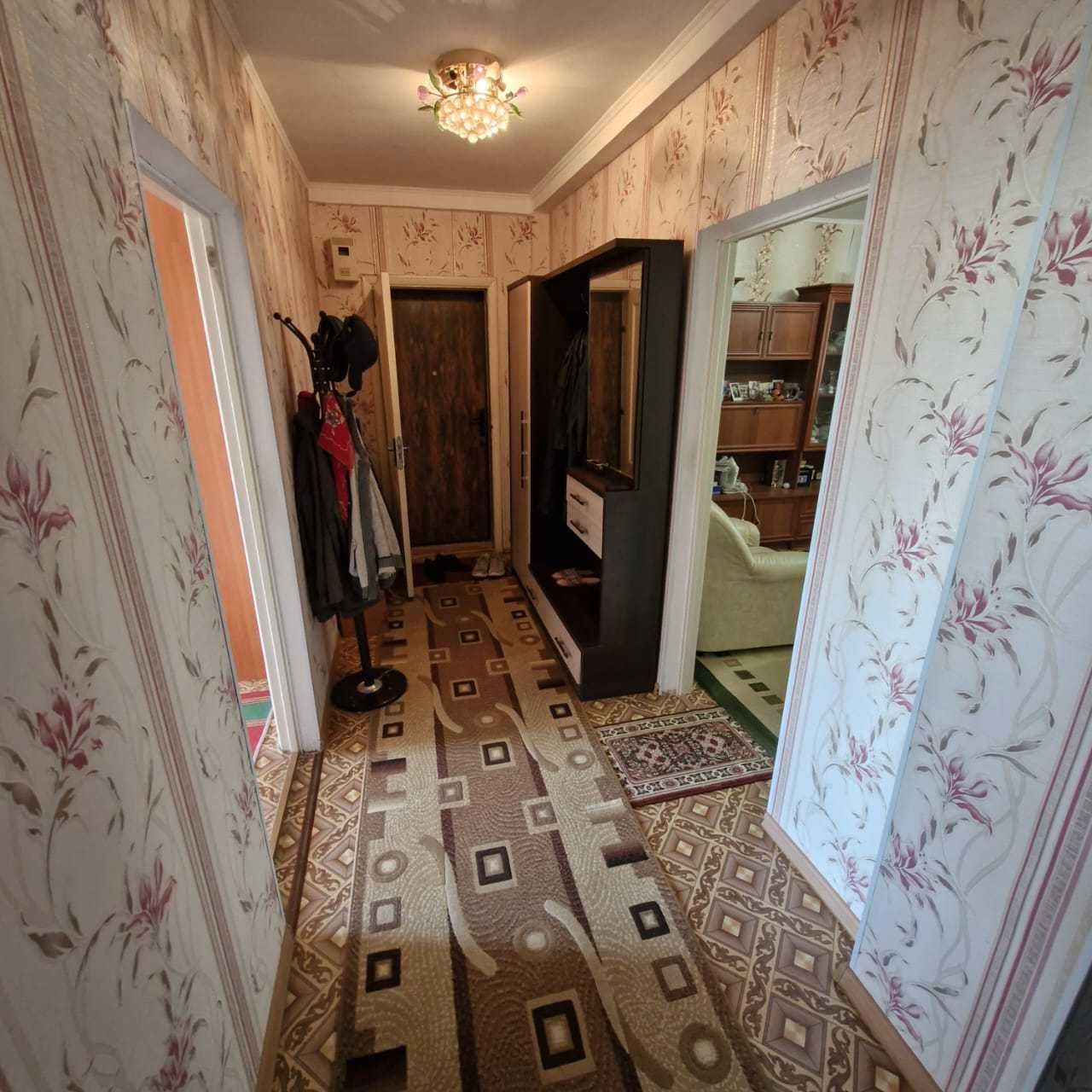 Продам трехкомнатную квартиру мкрн. им. Д.А. Конаева д. 58 (6 Мкр)