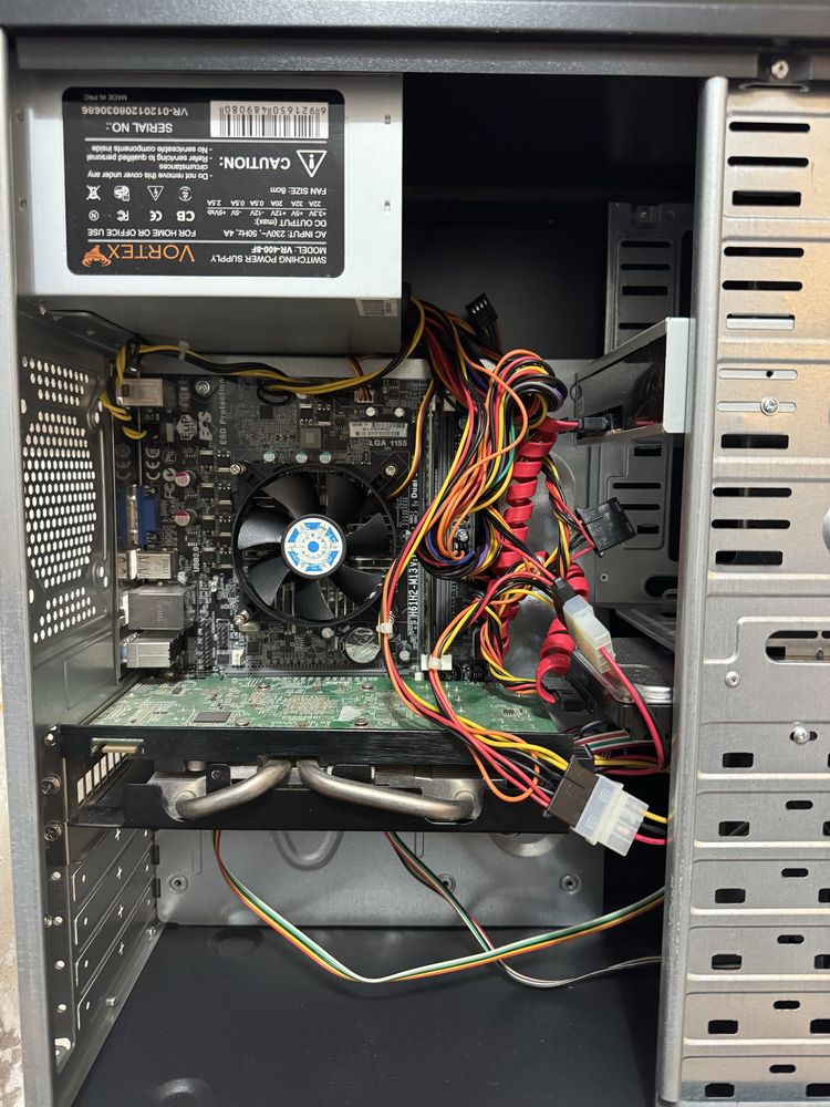 Игровой Core i7 в сборе монитор, системный блок, клавиатура, мышь