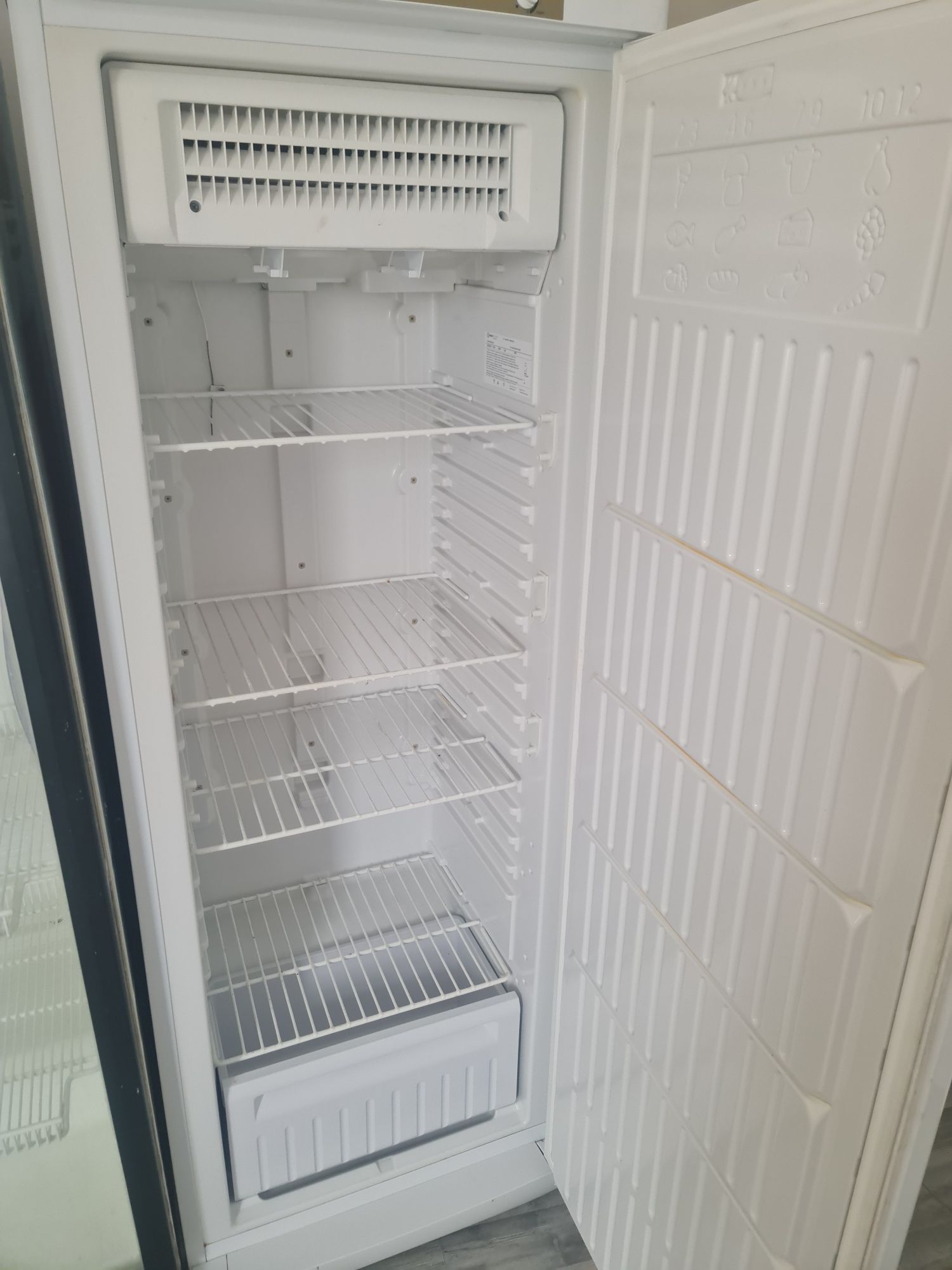 Морозильник продам