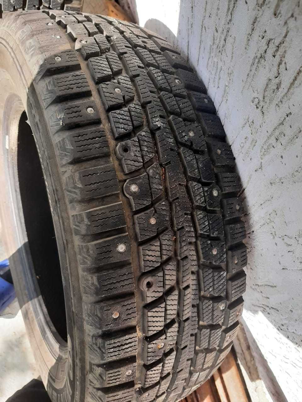Шины Dunlop 225-65 на 17 зимние (шипованые)