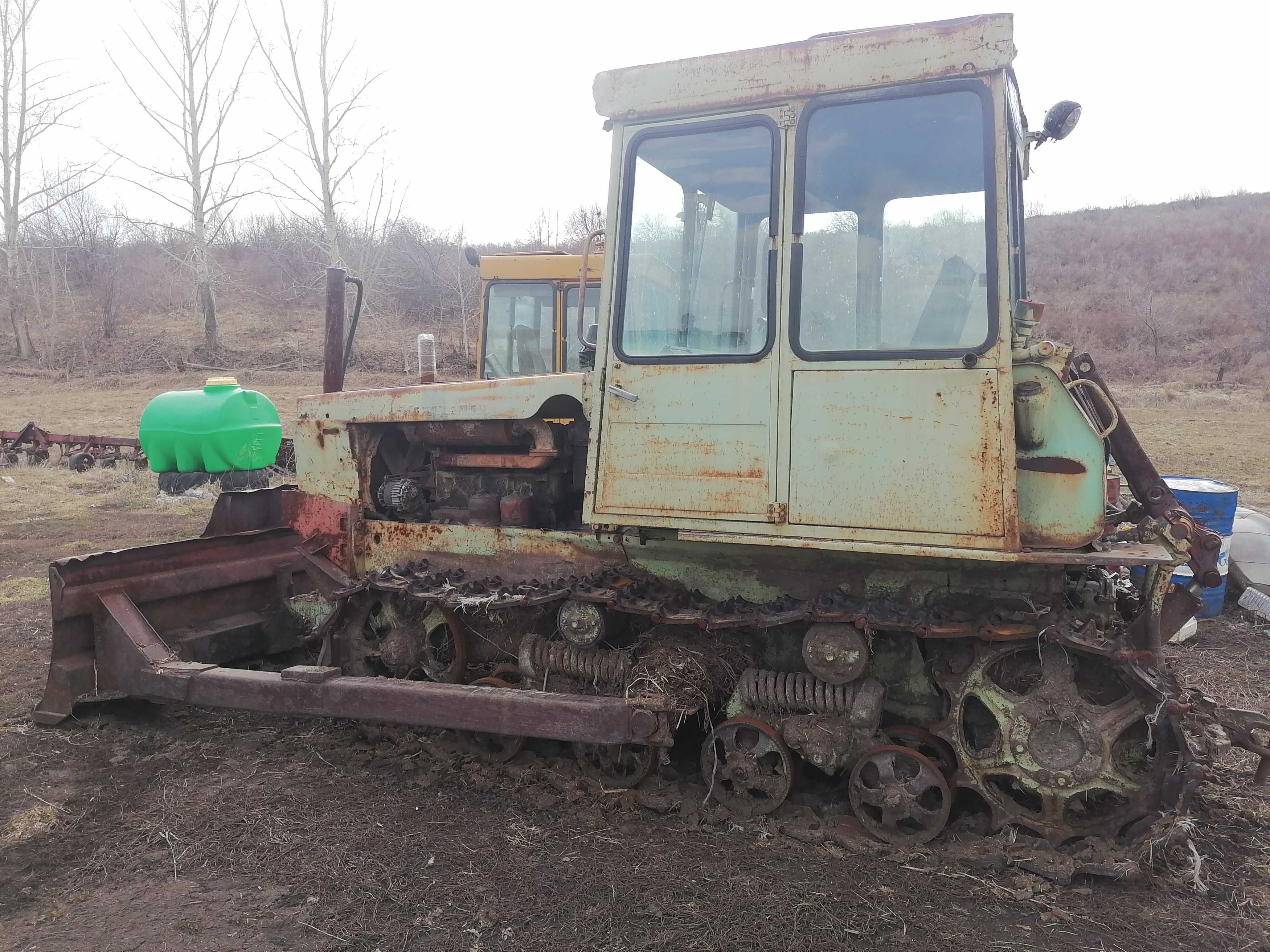 Продам ДТ 75 с лопатой