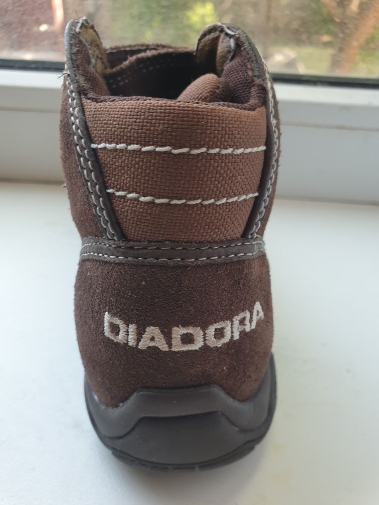 Детские новые ботинки Diadora. Натур замша.