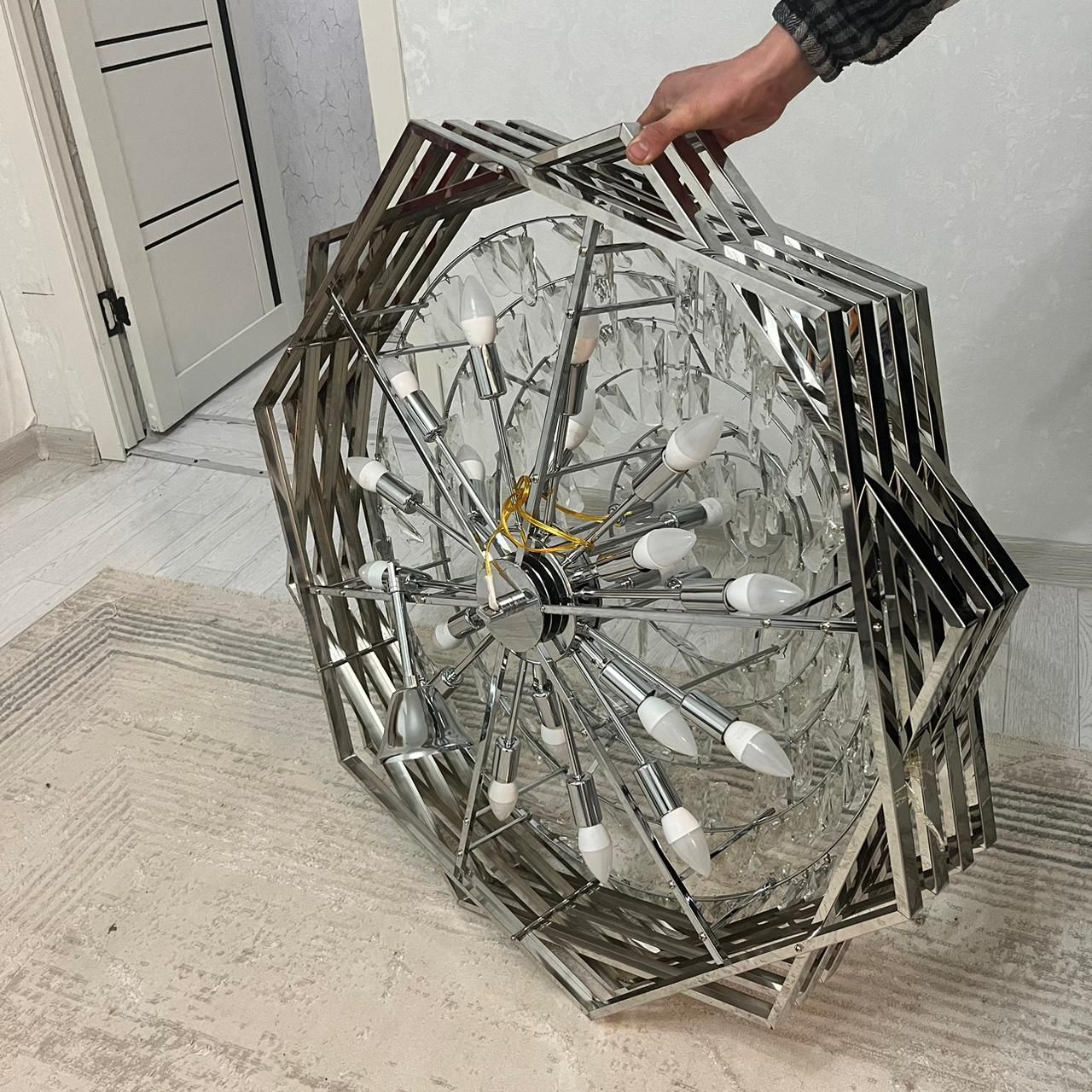 Продам люстру 1 метр