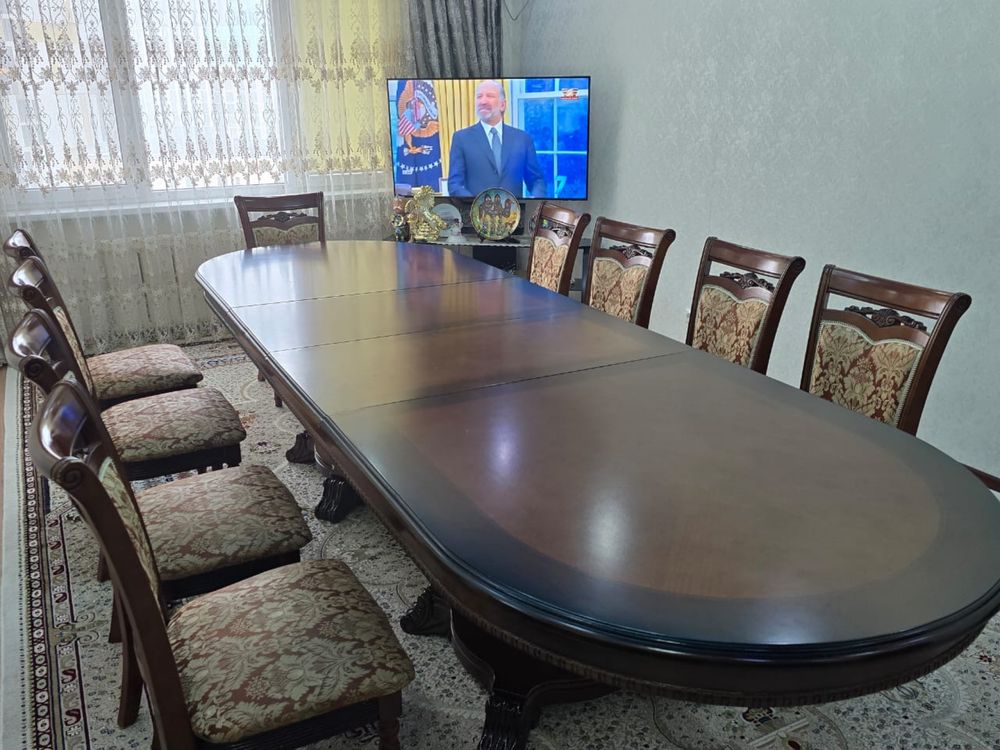Гостинный стол, дубовый