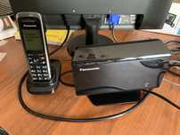 Беспроводной телефон Panasonic с базой