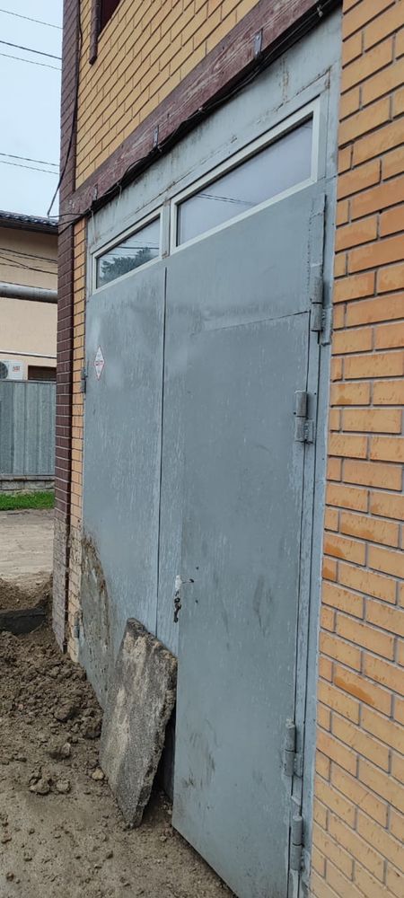 Железные двери