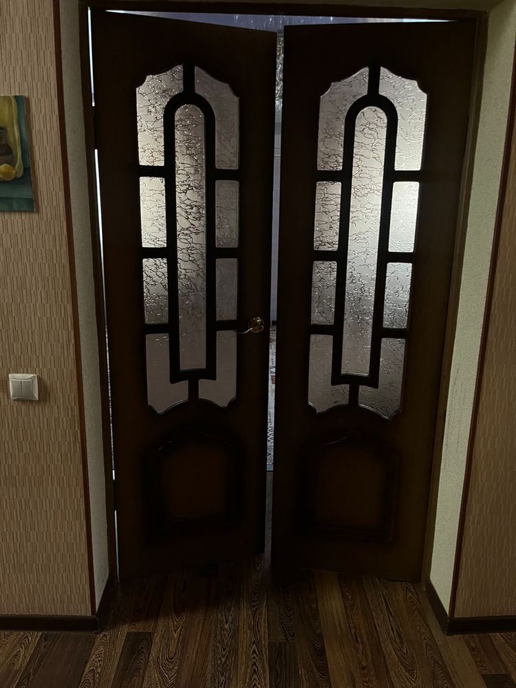 Меж комнатные двери