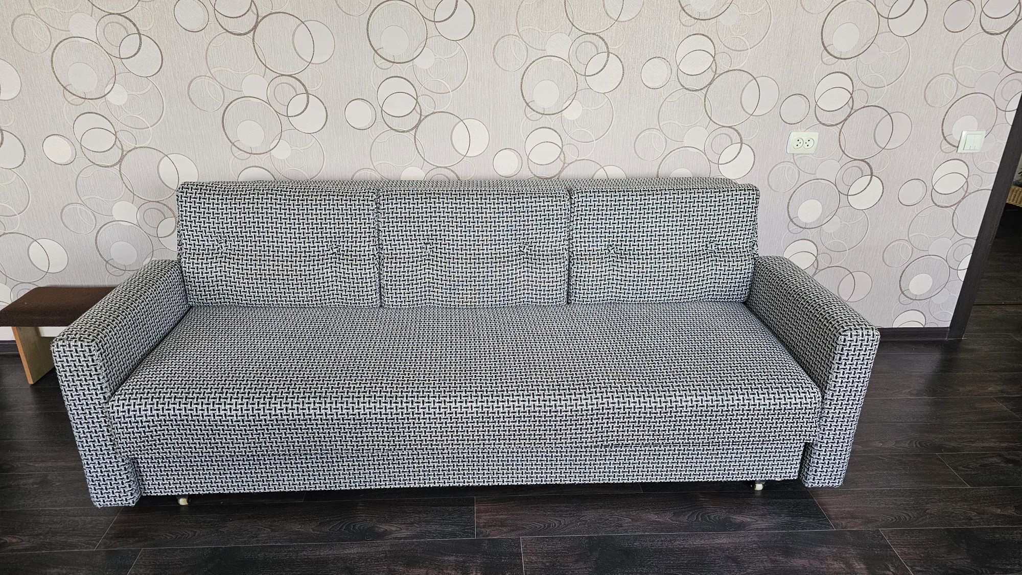 Продам диван б/у