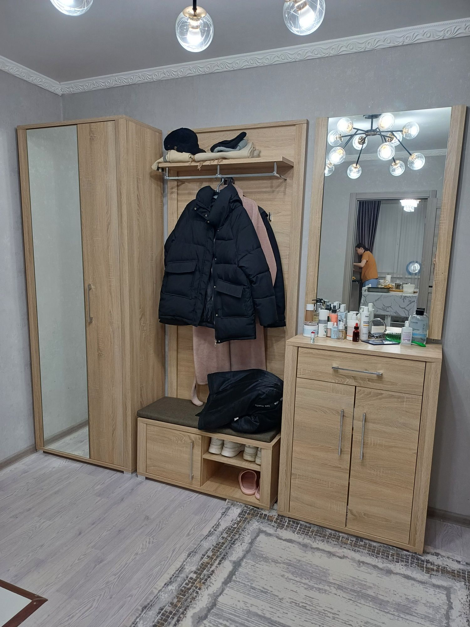 Продам шефоньер.