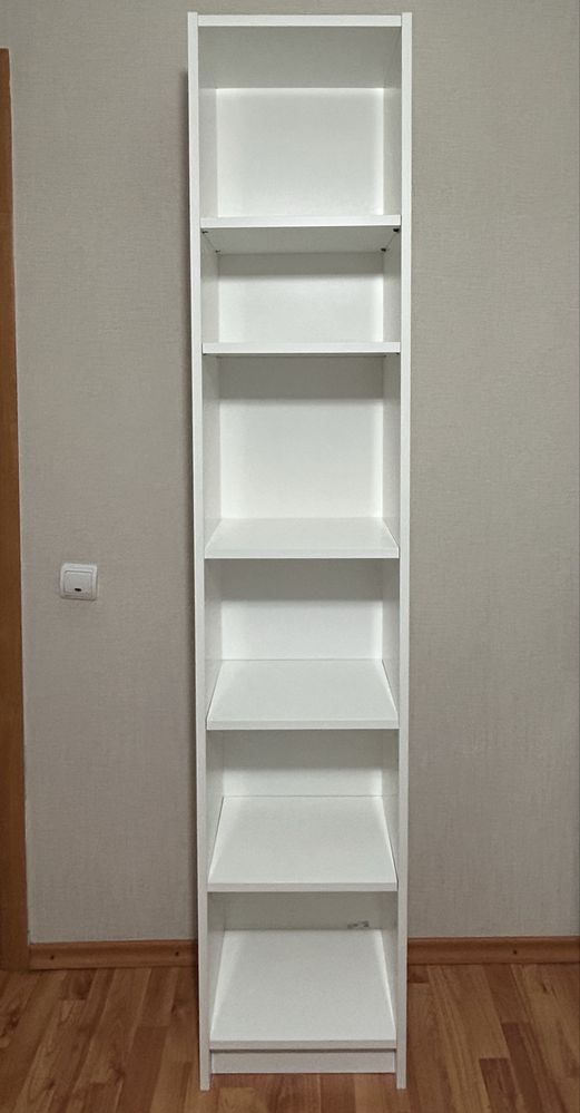 Продаю стеллаж и стол со стулом из IKEA