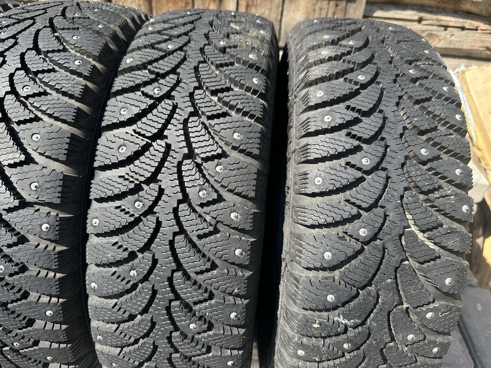 Продам зимние шины 185/65 R14.