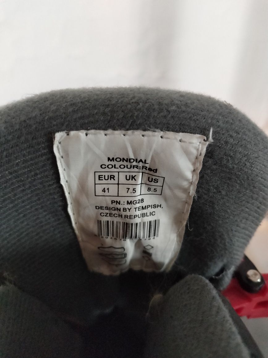 Ролики 37-40 продам. С экипировкой