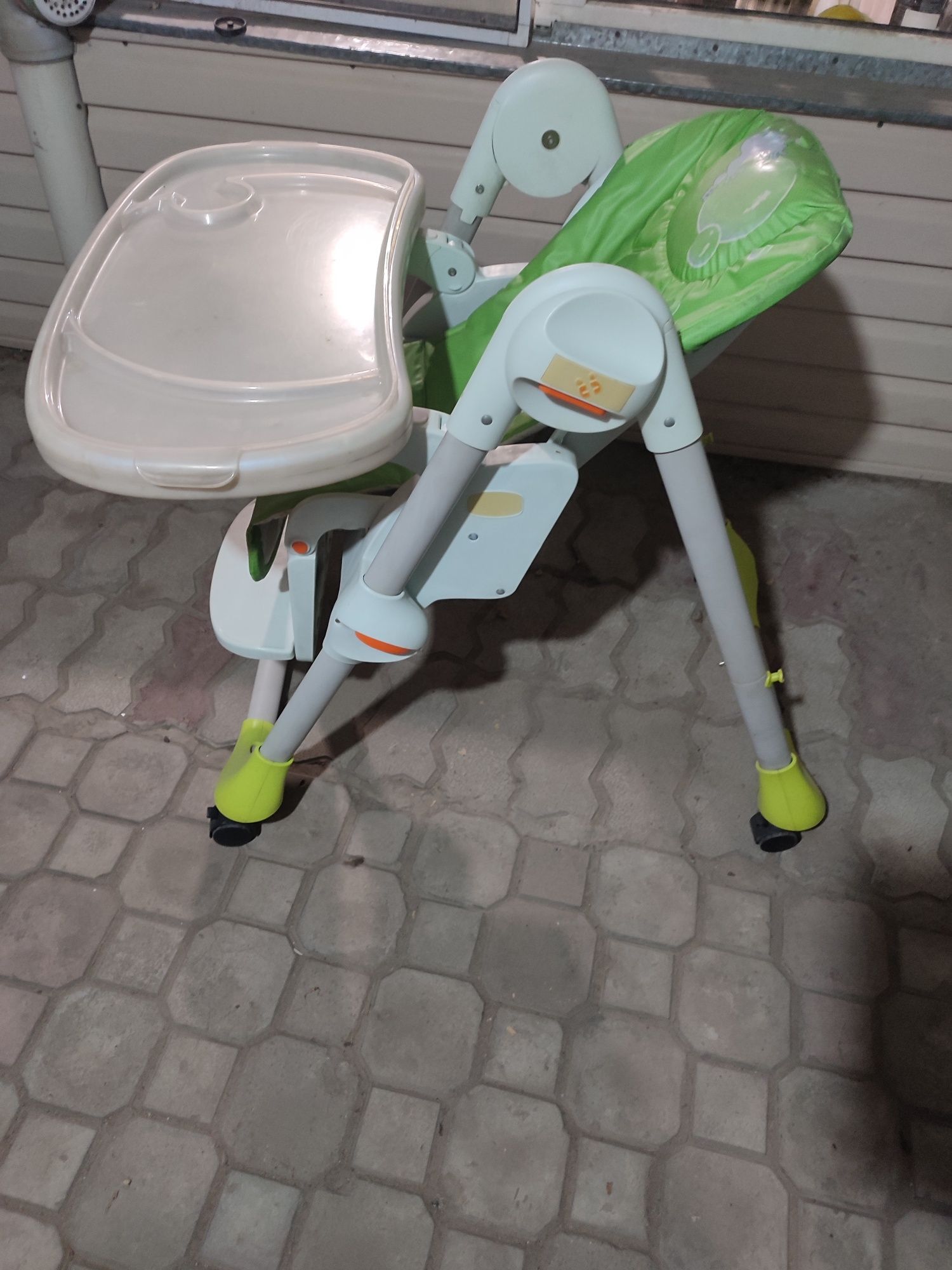 Стульчик для кормления Чикко. Chicco