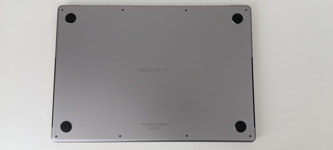 Продам MacBook Pro 16 GB, 512 GB SSD