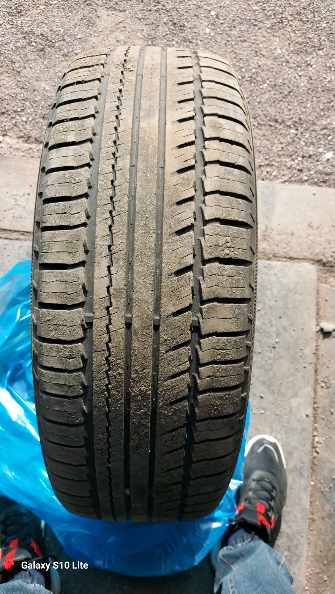Продаю резину летнюю 235/60/r18