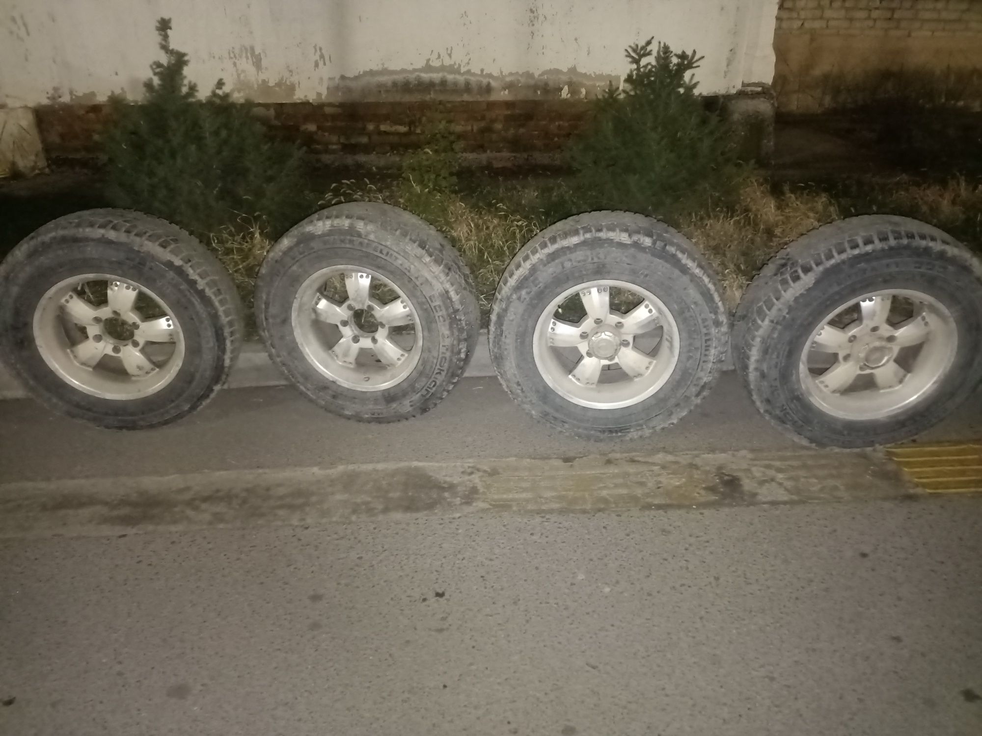 Комплект шин на ДЖИП