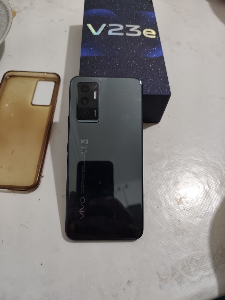 Продам Телефон  VIVO V 23e