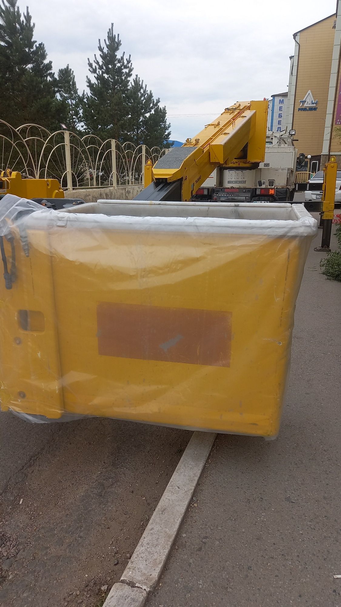 Услуги автовышки, аренда АГП, Автовышка